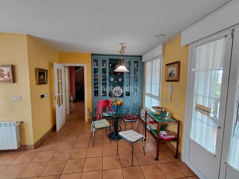 Foto e2919f32-9eac-4ed5-9f85-ae7598b1929e. Chalet with fireplace heating parking pool in Liáns Oleiros