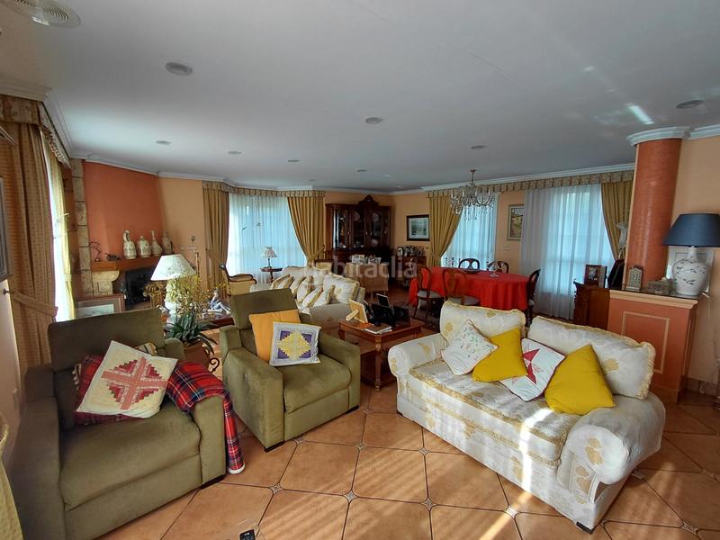Foto 5d2a86b3-5f90-4322-bff7-562b371e4219. Chalet avec cheminée chauffage parking piscine dans Oleiros