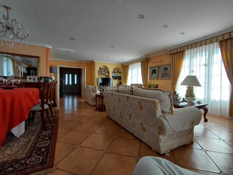 Foto 5f264d3e-8003-4a39-a21b-4b70c087cf52. Chalet avec cheminée chauffage parking piscine dans Oleiros