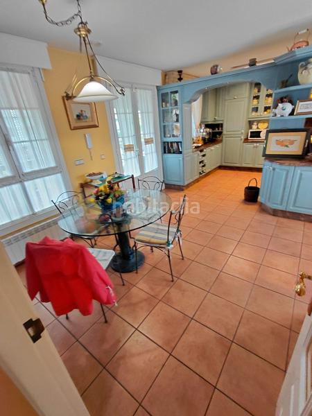 Foto 73be5046-38e1-4af6-aa0d-96a67d0a9d33. Chalet avec cheminée chauffage parking piscine dans Oleiros