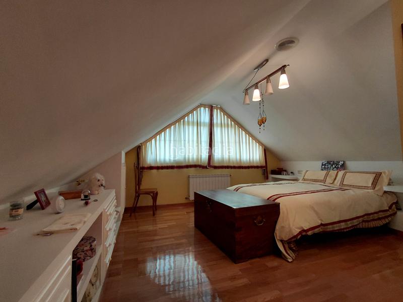 Foto 7f637c42-11c1-47ae-a622-1f22bb74b918. Chalet avec cheminée chauffage parking piscine dans Oleiros