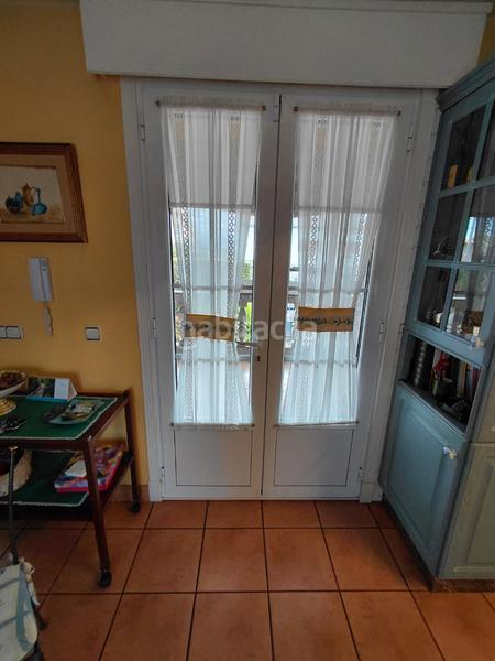 Foto fa3c2b3d-0904-4d8d-8840-5b602b8710fb. Chalet avec cheminée chauffage parking piscine dans Oleiros