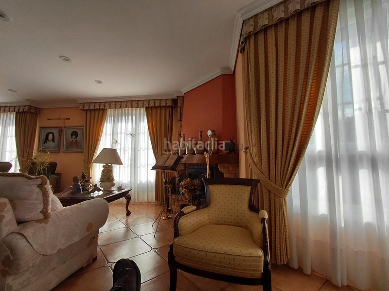 Foto 188d392f-6795-4875-8ce9-9bfbf3a81189. Chalet con camino riscaldamento parcheggio piscina in Oleiros