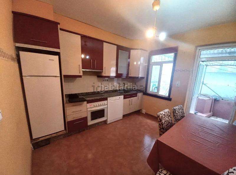 Foto 63d32a4d-7c14-4303-8cf0-1bf4dc00ad77. Piso venta de bajo vivienda (alquilado en 525 euros/mes) en montrove () en Oleiros