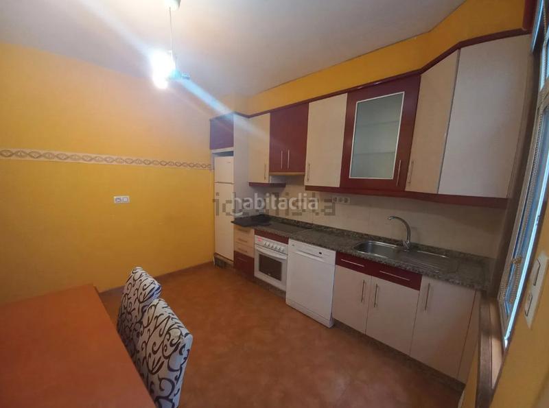 Foto 9d1fa794-7270-4b97-a762-9990ca6cf89b. Piso venta de bajo vivienda (alquilado en 525 euros/mes) en montrove () en Oleiros