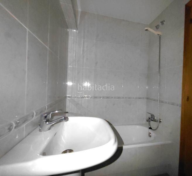 Foto 1b0ba9dd-656c-4529-bb08-c8df170bc607. Piso en avenida rosalía castro 237 piso recién estreno 3d en Perillo- en Oleiros