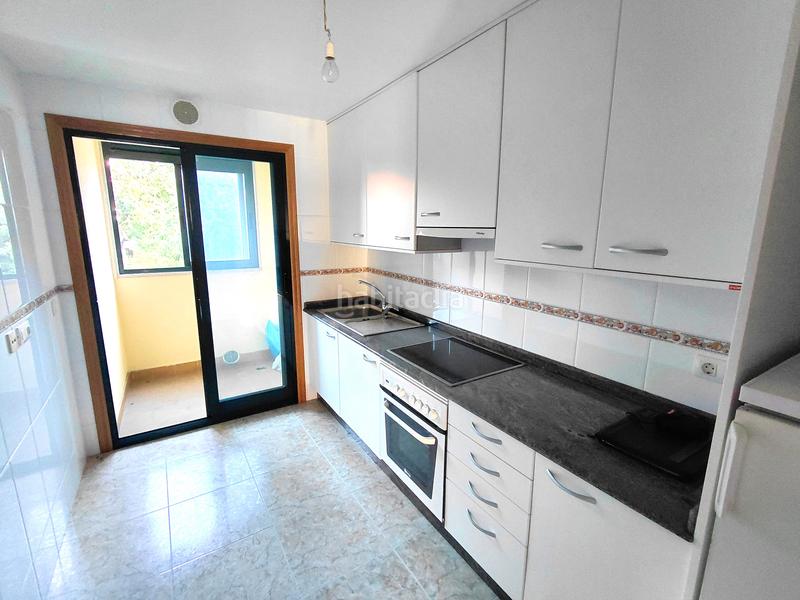 Foto 56e7505f-aeee-4f5f-a80a-ea59a463b49f. Piso en avenida rosalía castro 237 piso recién estreno 3d en Perillo- en Oleiros