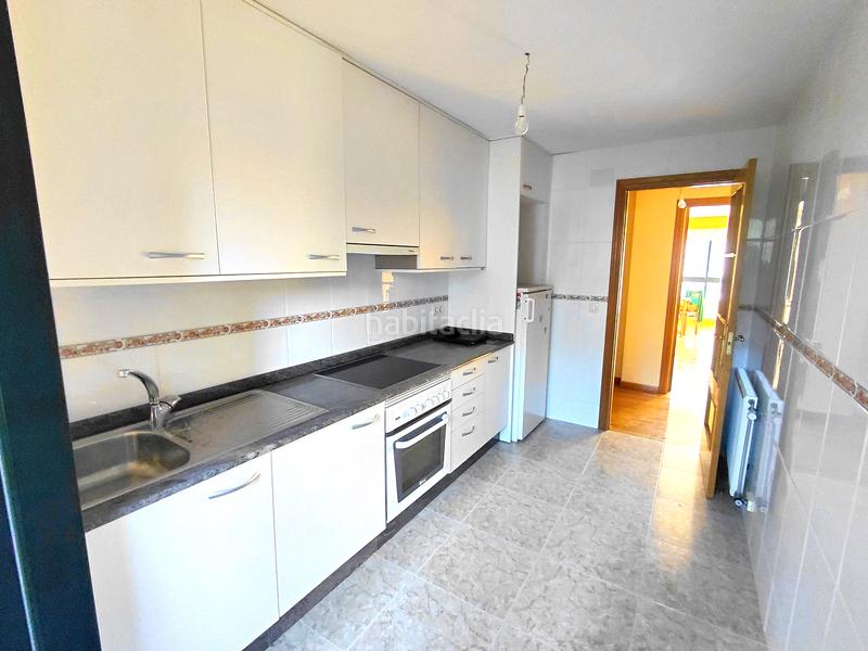 Foto ef7409ba-eb7c-4469-a373-c5d0462ec609. Piso en avenida rosalía castro 237 piso recién estreno 3d en Perillo- en Oleiros