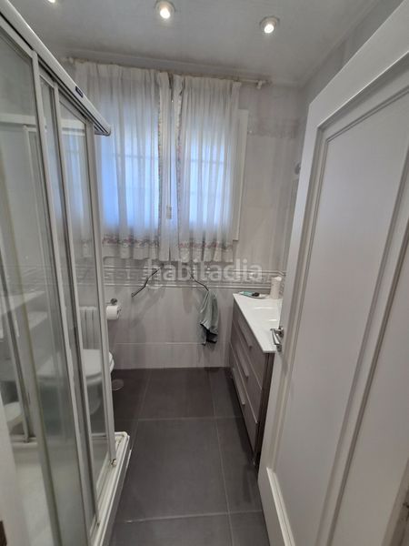 Foto c17c3701-0a5b-4e59-a45a-d963ba7448f8. Xalet amb xemeneia calefacció aparcament a Perillo Oleiros