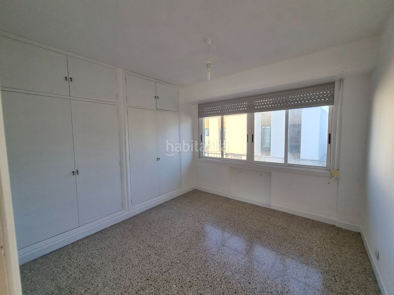 Foto 967ffdb0-9d40-418c-b104-35ab15ce0c1a. Casa amb xemeneia aparcament a Oleiros pueblo Oleiros