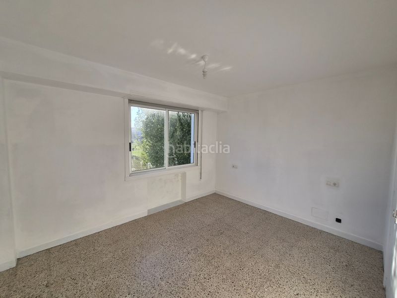 Foto b591094f-5eb9-4f37-a4be-5bc2b748cb31. Casa amb xemeneia aparcament a Oleiros pueblo Oleiros