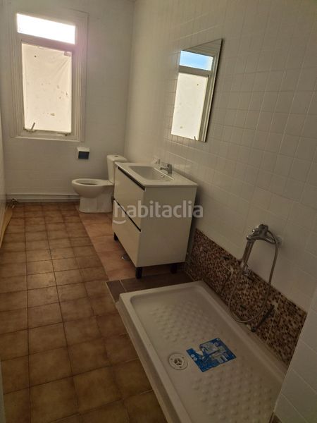 Foto b5eb27d5-8186-49ae-bee2-1d2997266f33. Casa amb xemeneia aparcament a Oleiros pueblo Oleiros