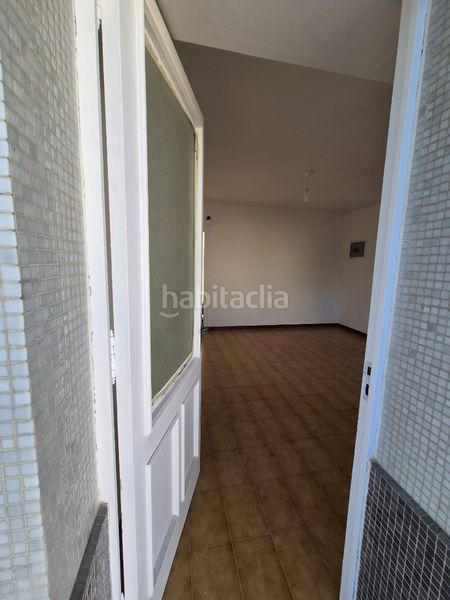 Foto bac74011-db89-4a98-9e6d-747dd84eb327. Casa amb xemeneia aparcament a Oleiros pueblo Oleiros