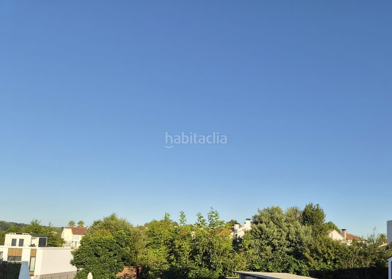 Foto bc917471-e360-4e59-95e3-4605cf4677f9. Casa amb xemeneia aparcament a Oleiros pueblo Oleiros