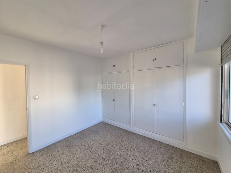 Foto c06f7954-80f9-4059-a3e9-bb60b08802fd. Casa amb xemeneia aparcament a Oleiros pueblo Oleiros