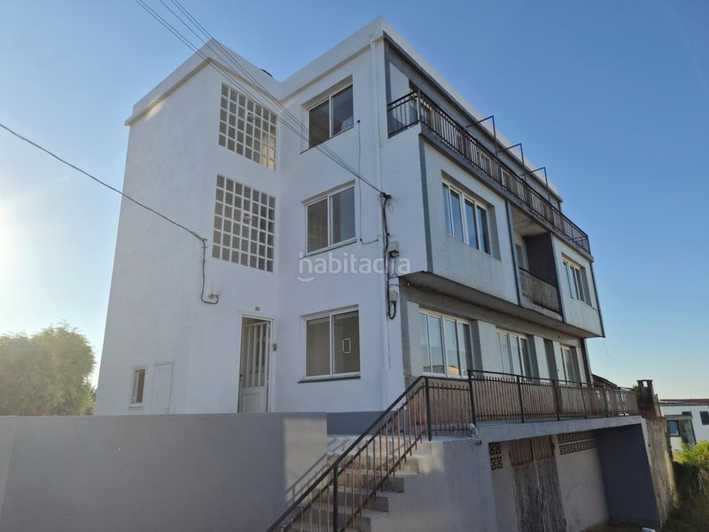 Foto c538309b-c9d2-4cea-adb4-5264406d6d9d. Casa amb xemeneia aparcament a Oleiros pueblo Oleiros