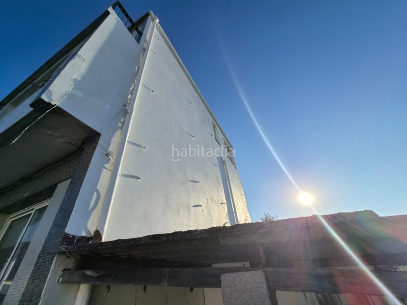 Foto deb114c2-e209-4e3d-8d36-f29197a66f3a. Casa amb xemeneia aparcament a Oleiros pueblo Oleiros