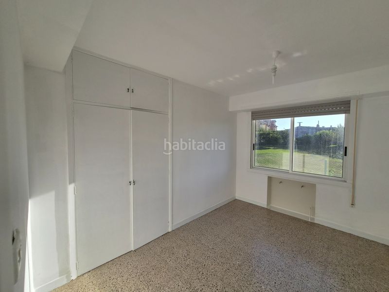 Foto e51a6edb-0aa0-40ab-a20f-8dcc8dd56c18. Casa amb xemeneia aparcament a Oleiros pueblo Oleiros