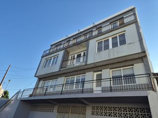 Casa  Avenida francisca herrera. Edificio de tres plantas + bajo/garaje en oleiros-a coruña