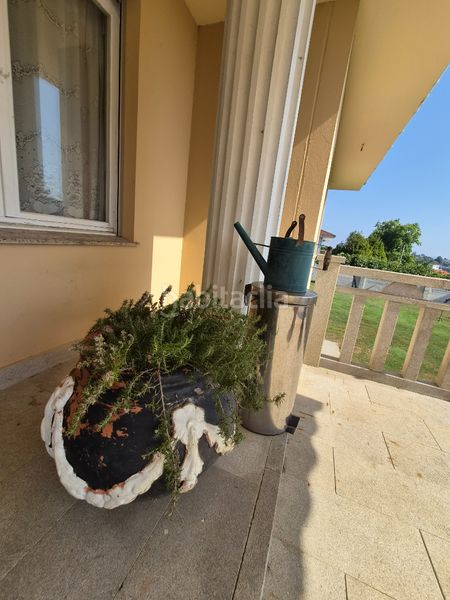 Foto 1eb8efca-c246-4585-a1de-41ab97414726. Chalet avec cheminée chauffage parking dans Oleiros pueblo Oleiros