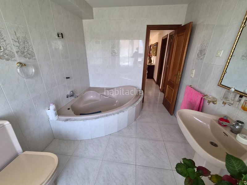 Foto abfb521d-f2a7-4354-ac37-b443914bf2a6. Chalet avec cheminée chauffage parking dans Oleiros pueblo Oleiros