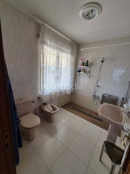 Foto b97c531c-0af0-4b55-a9a6-88d6d8342971. Chalet avec cheminée chauffage parking dans Oleiros pueblo Oleiros