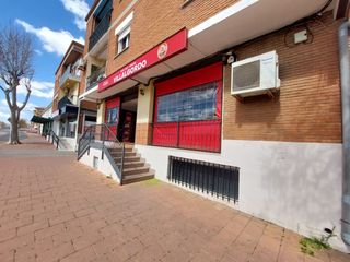 Locale commerciale in Avenida de la constitución 46. Venta bar-cafeteria-vivienda
