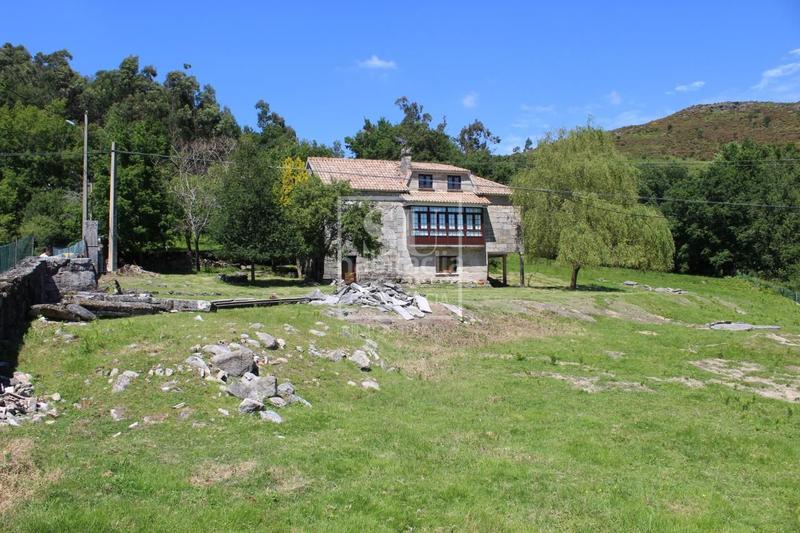 Foto 613234d7-4a77-45dc-bdc7-1613b14ba0e3. Masía en Lama (A)