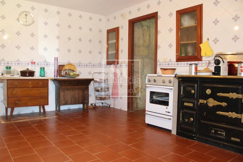 Foto fa2f57b1-3ef1-4897-9403-b7f3bba15600. Masía en Lama (A)