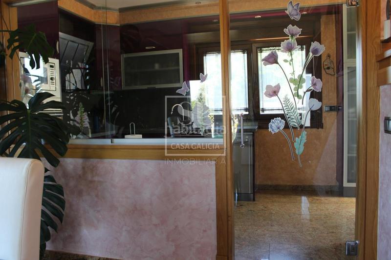 Foto f5a8a892-e2c3-4855-81ba-34208554bf76. Chalet con riscaldamento parcheggio piscina in Baiona