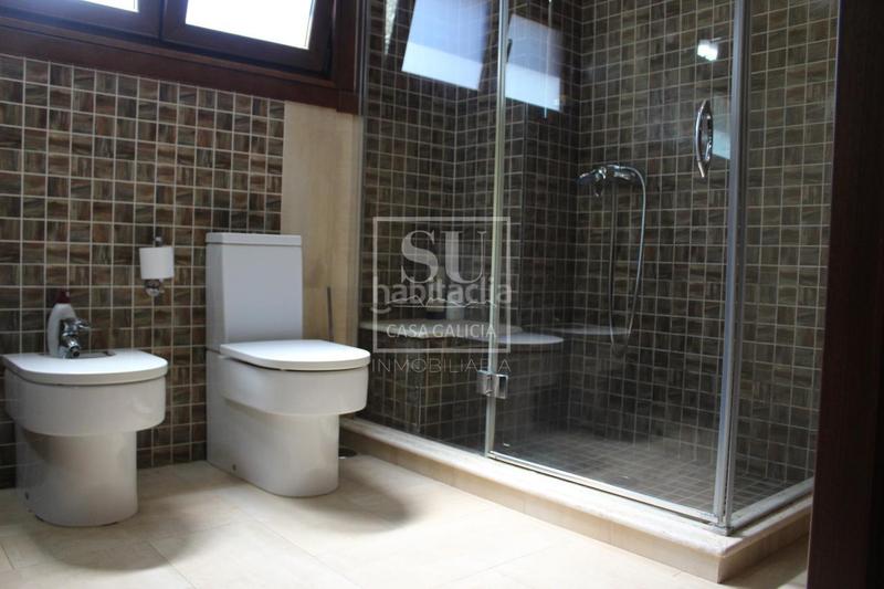 Foto fca3bae2-17b9-4157-8c04-567a0eea31c1. Chalet con riscaldamento parcheggio piscina in Baiona