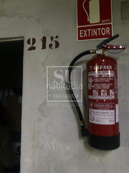 Foto 5c1a35ca-e2a1-4497-97aa-e35cbf351e22. Lloguer pis amb calefacció aparcament a O Castro Vigo