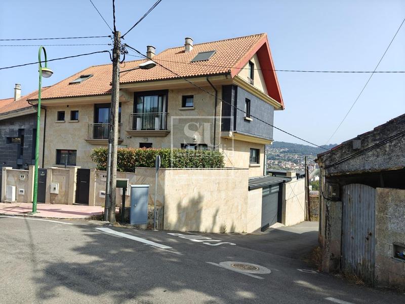Foto 3689b5da-e15f-4f18-864d-a43383129def. Casa pareada en Lavadores Vigo