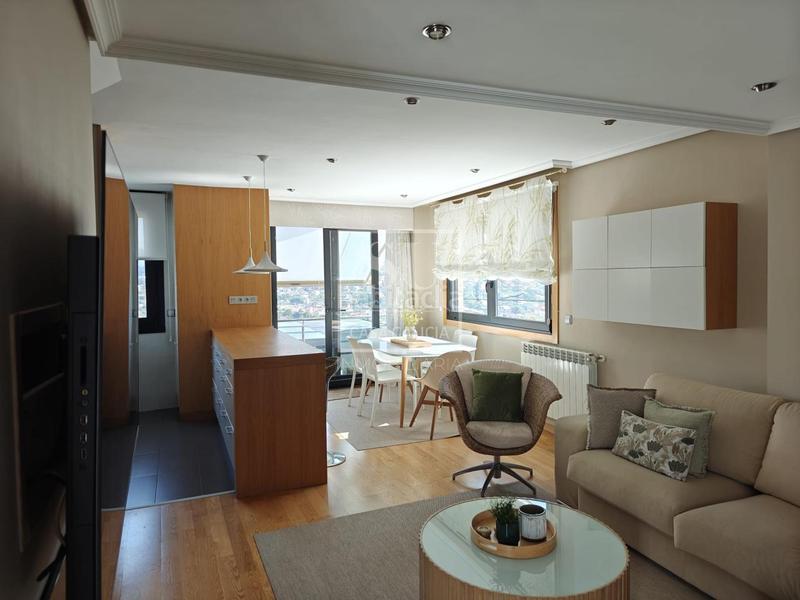 Foto bb15bdc2-4bbb-424b-835c-3a74295ee1a5. Casa pareada en Lavadores Vigo