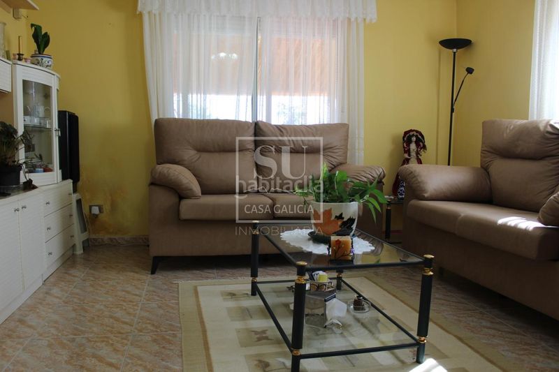 Foto c9fbfb39-c5c2-4c70-b39f-2405a641426b. Xalet a Nigrán centro Nigrán