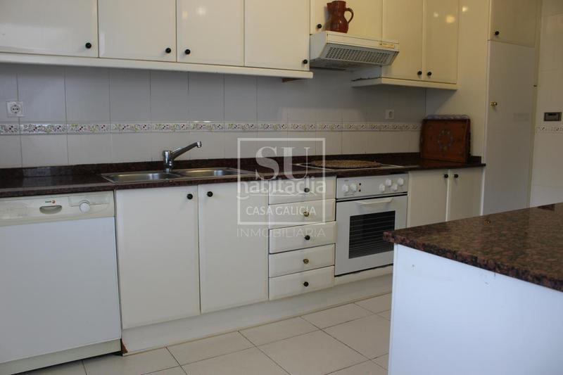 Foto 9d5cf3ee-d3b0-4d86-a491-d1e27296859c. Casa adossada amb calefacció aparcament piscina a Baiona