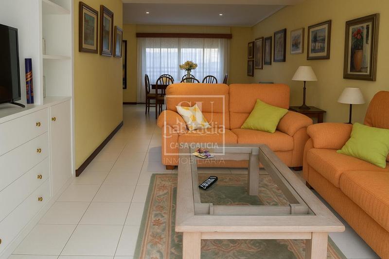 Foto 5456bea4-fbb9-4e5b-91d1-7a2117117909. Semi detached house with heating parking pool in Baiona