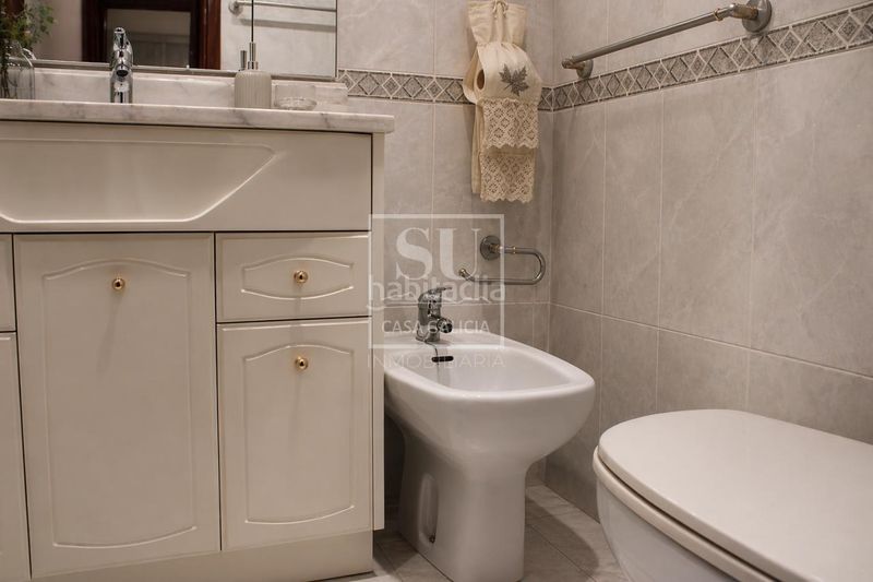 Foto b64076cd-86ef-46c5-bd0e-48447fa9b0f3. Pis amb calefacció aparcament a Sardoma - Castrelos Vigo