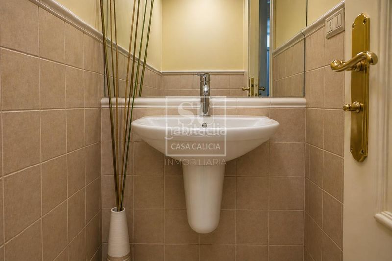 Foto 85718bfc-eff4-4333-9a0b-10a673dd19e8. Casa adossada amb calefacció aparcament piscina a Baiona