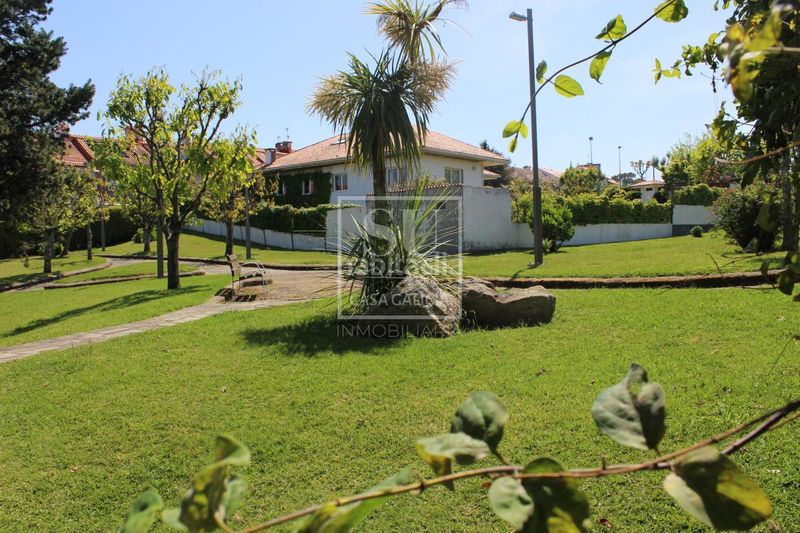 Foto c3d75d01-7836-4fbd-9bd9-61516446c1f3. Casa adossada amb calefacció aparcament piscina a Baiona