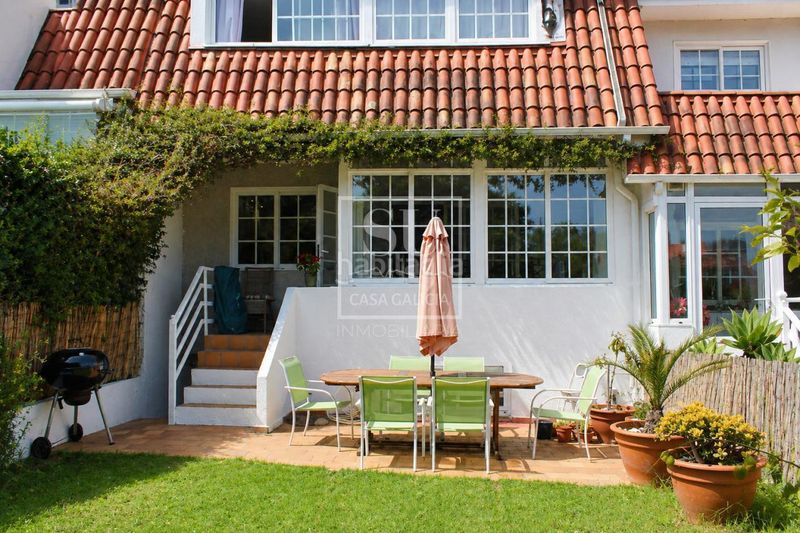 Foto d1a51e6f-23ca-4d1e-b1ab-885bd1030f9f. Casa adossada amb calefacció aparcament piscina a Baiona