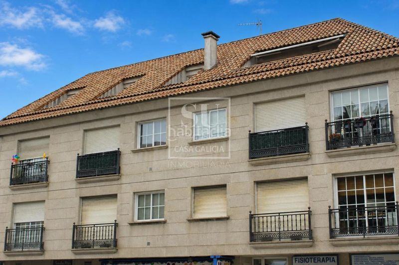 Foto d0a7dc1d-a4a5-4d71-80ec-31b1549fa50f. Pis amb calefacció aparcament a Nigrán centro Nigrán