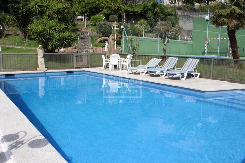 Foto 29268d9c-1e0c-4ccc-be37-fdaf0e0f8c7c. Xalet amb calefacció aparcament piscina a Nigrán centro Nigrán
