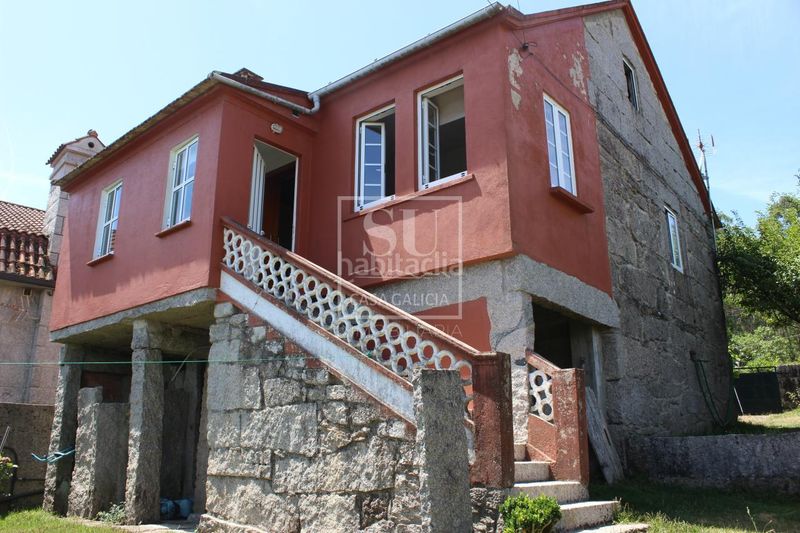 Foto c6bafd56-3d67-429a-a191-0cf6e103c168. Casa amb aparcament a Salceda de Caselas