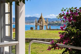 Casa aparellada a Baiona