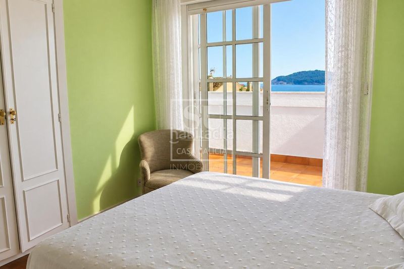 Foto 25a6f454-2ac5-40e6-8093-0823e02e167c. Casa pareada en Baiona