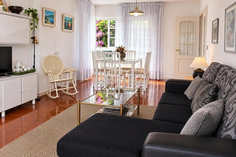 Foto 2d0cd3c5-b255-4084-81b5-dbe7f67b408f. Casa pareada en Baiona