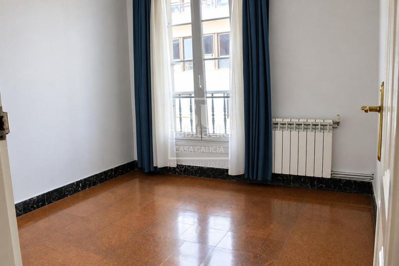 Foto 5d0575fa-ac31-4742-9c06-f49229a1cee3. Flat with heating in Plaza España - Corte Inglés Vigo