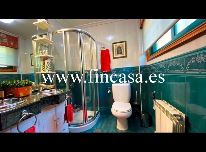 Foto a234e373-f33d-491f-9c3c-33ca22809620. Xalet amb calefacció aparcament piscina a Coruxo - Oia - Saiáns Vigo