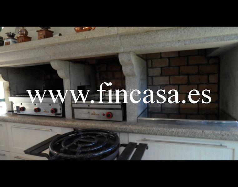 Foto 65305975-071f-4306-a4eb-cefa679efb14. Chalet con camino parcheggio piscina in Mos